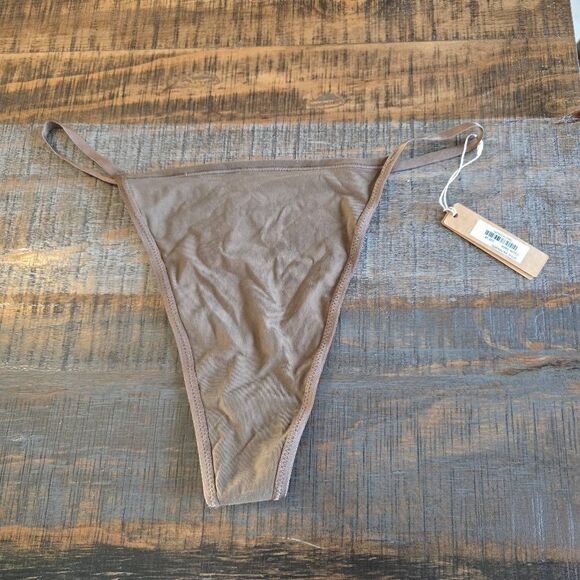 NWT Skims Fits Everybody T-String Thong in Oxide Women’s 2x - Picture 1 of 5